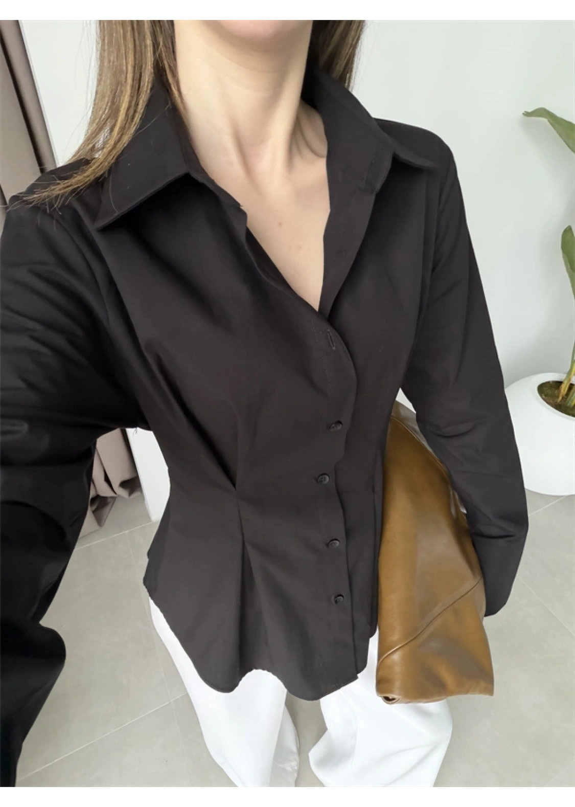 Belden Oturtmalı Pilili Siyah Poplin Gömlek