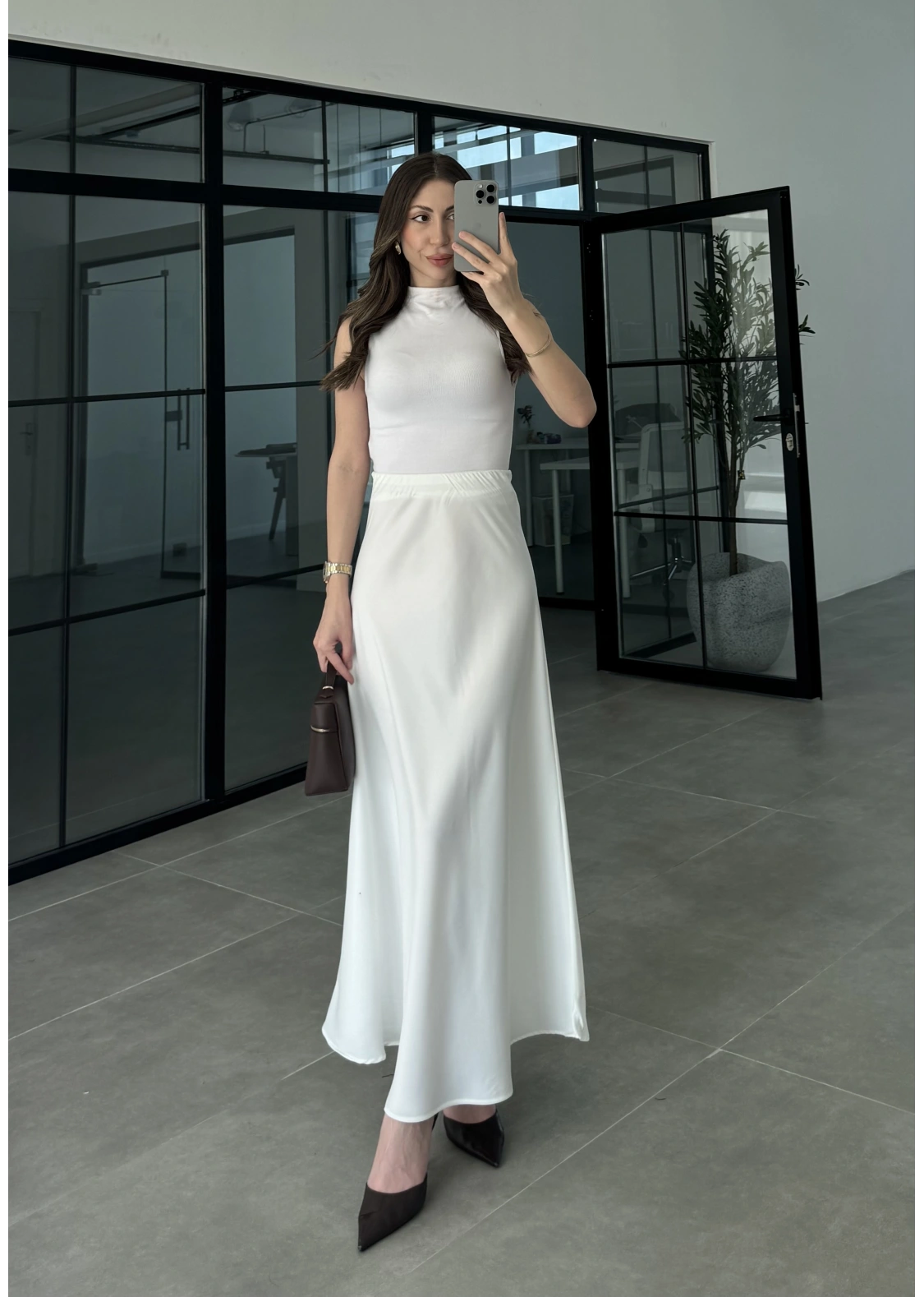 Beli Lastikli Maxi Beyaz Saten Etek