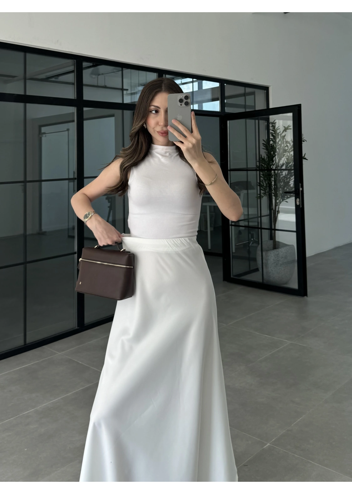 Beli Lastikli Maxi Beyaz Saten Etek