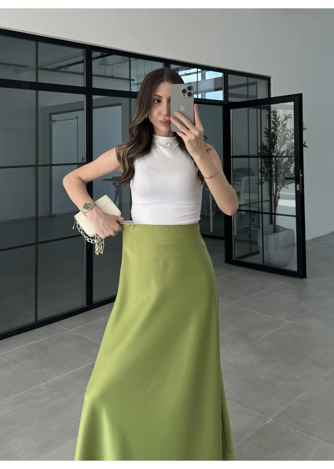 Beli Lastikli Maxi Fıstık Yeşili Saten Etek