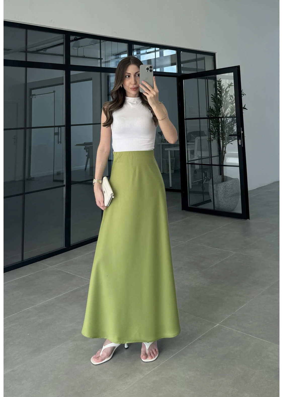 Beli Lastikli Maxi Fıstık Yeşili Saten Etek