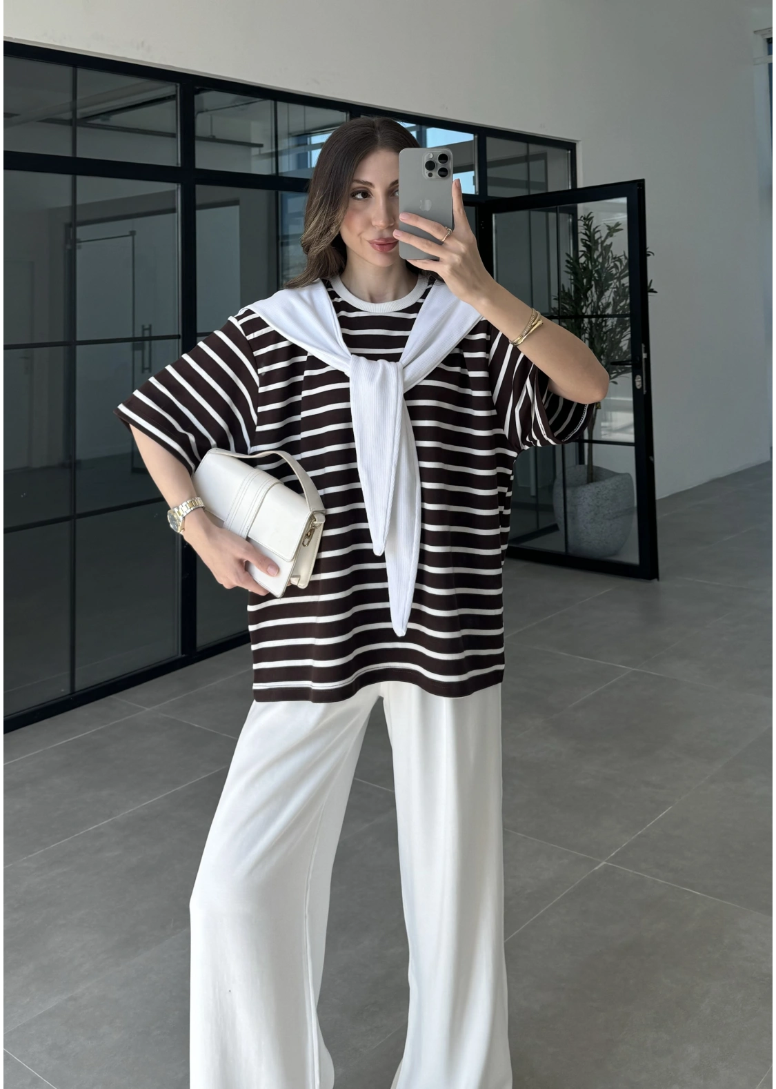 Beyaz Atkılı Çizgili T-shirt