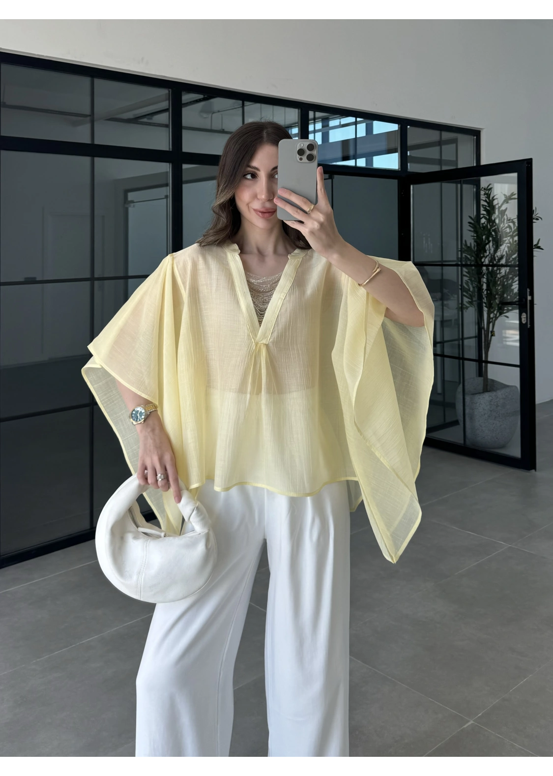 Boncuk Detaylı Sarı Pelerin Bluz