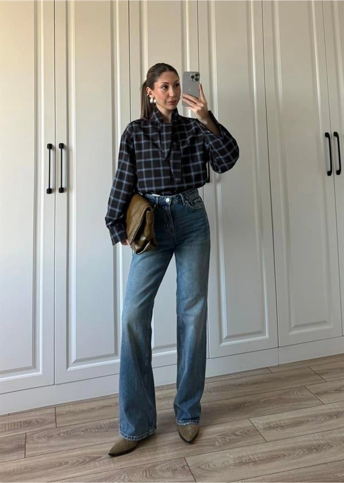 Boyundan Bağlamalı Tasarım Ekose Lacivert Gömlek