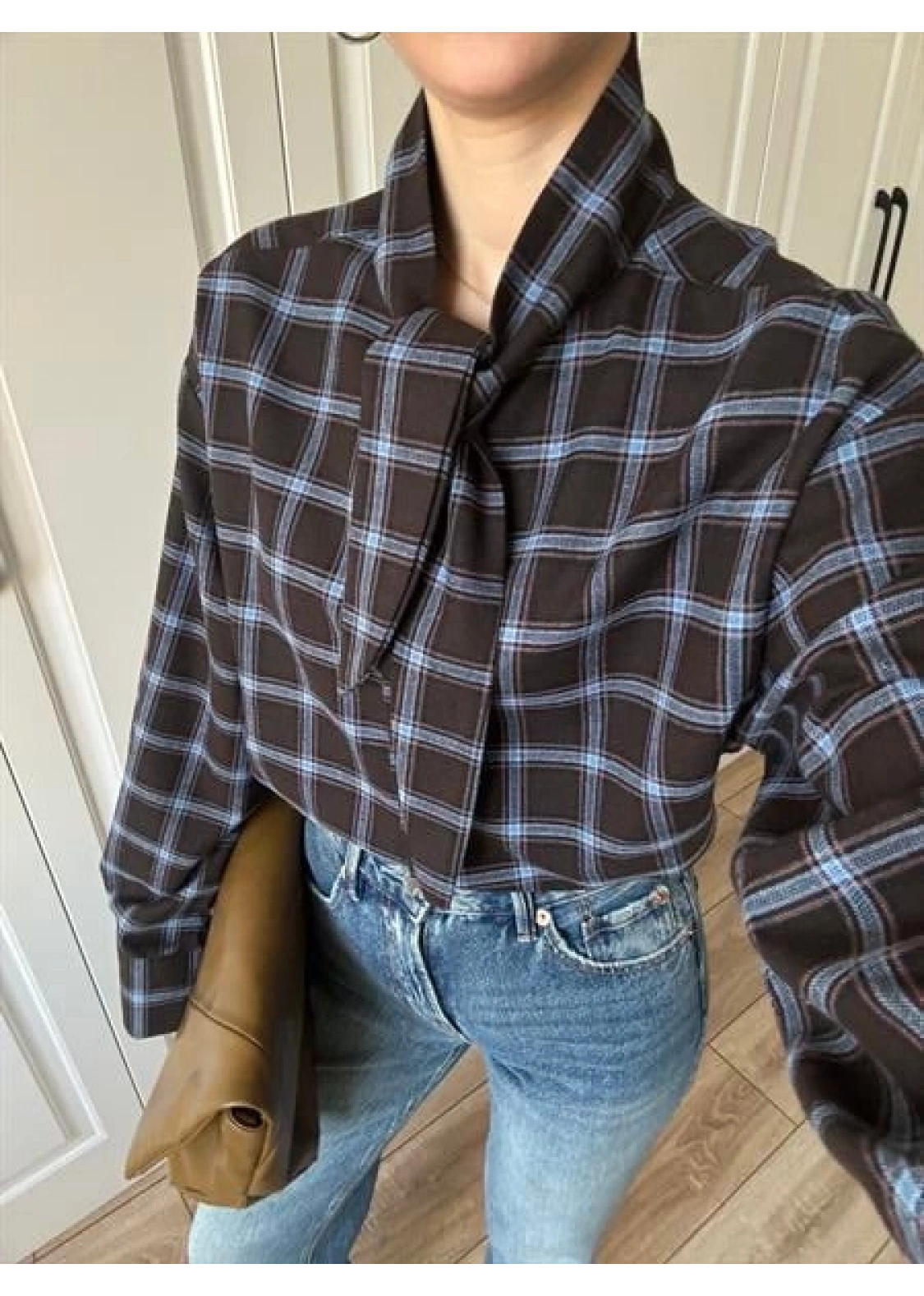 Boyundan Bağlamalı Tasarım Ekose Lacivert Gömlek