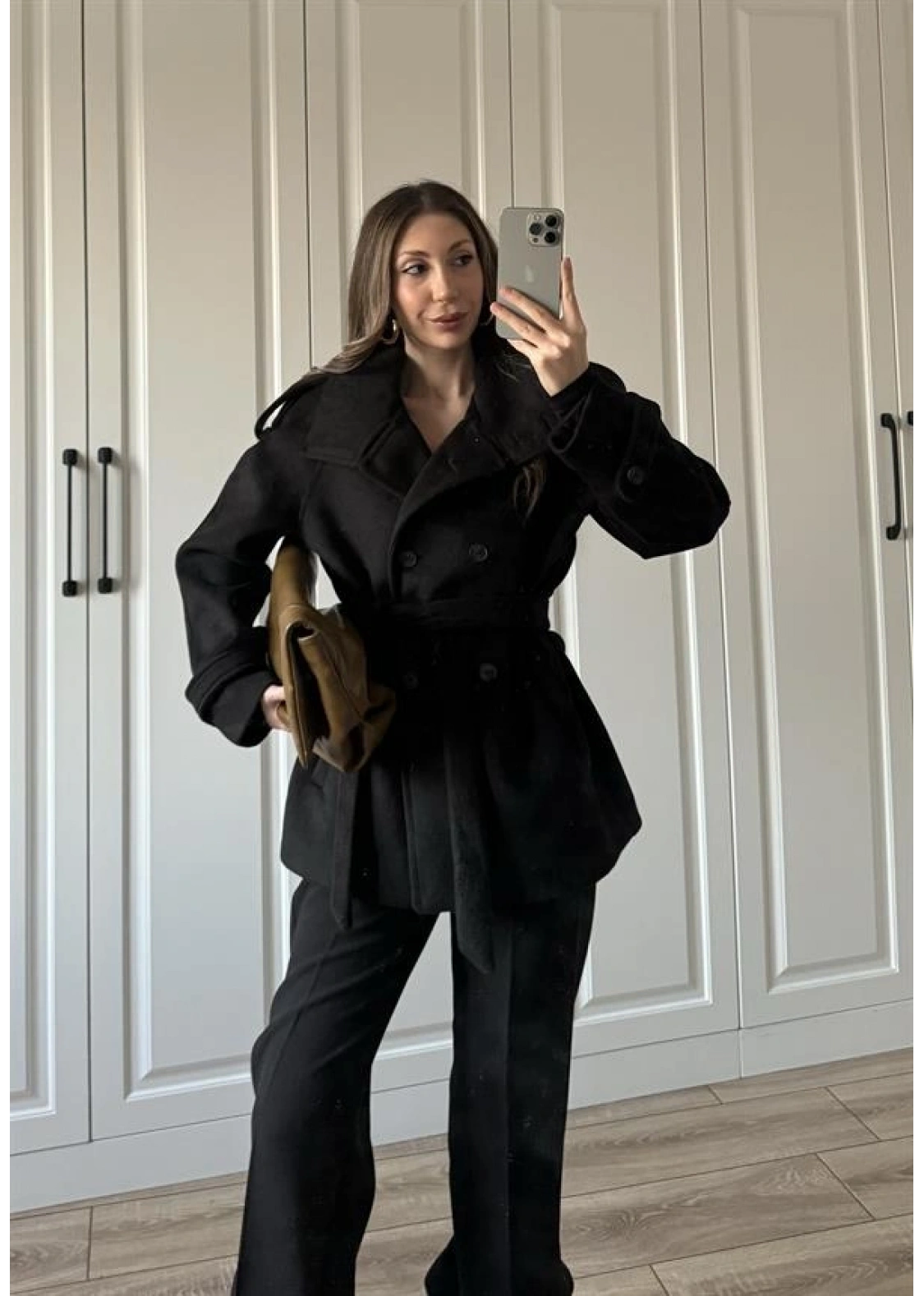 Dik Yaka Kruvaze Kuşaklı Siyah Yün Kaban