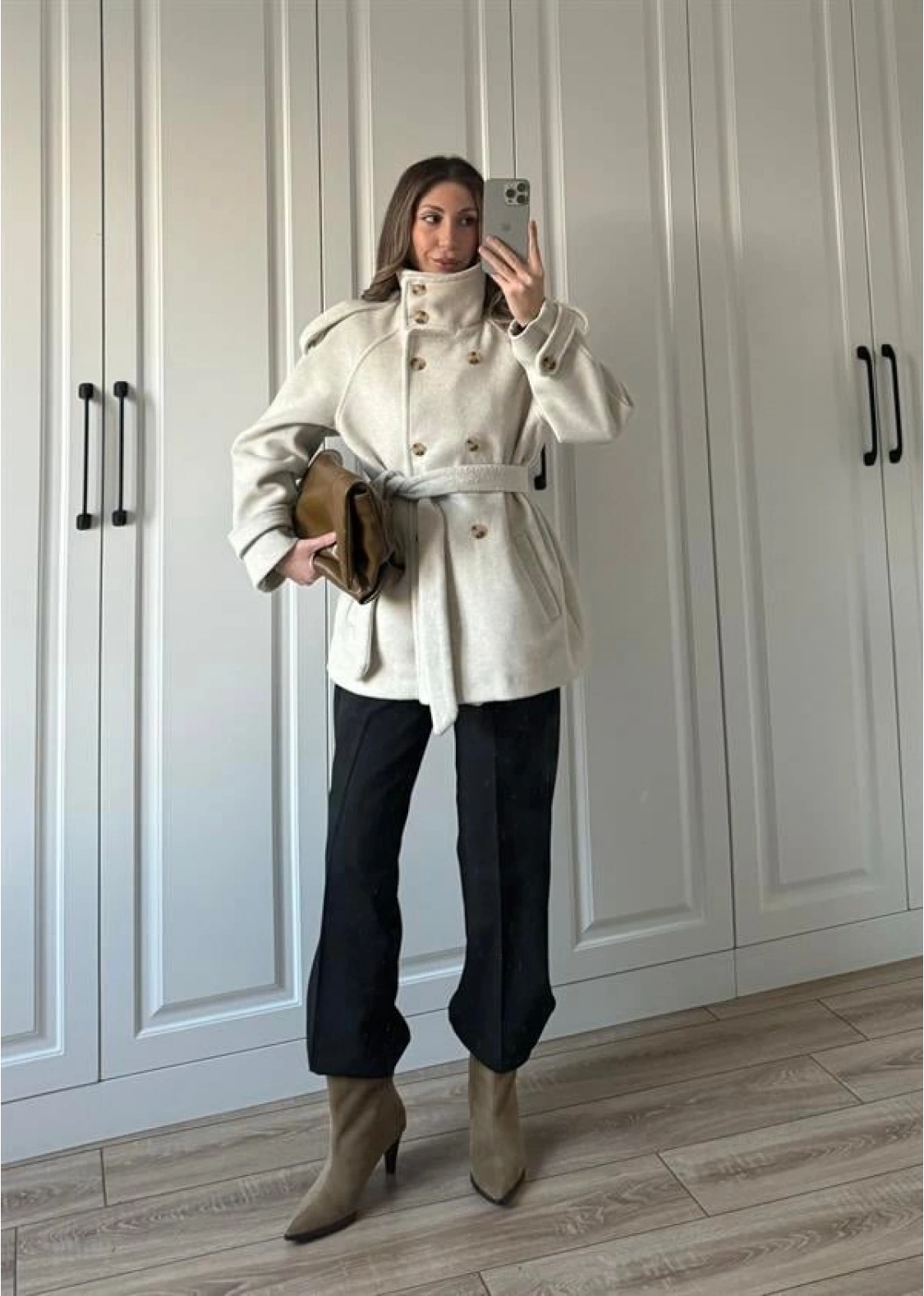 Dik Yaka Kruvaze Kuşaklı Taş Yün Kaban