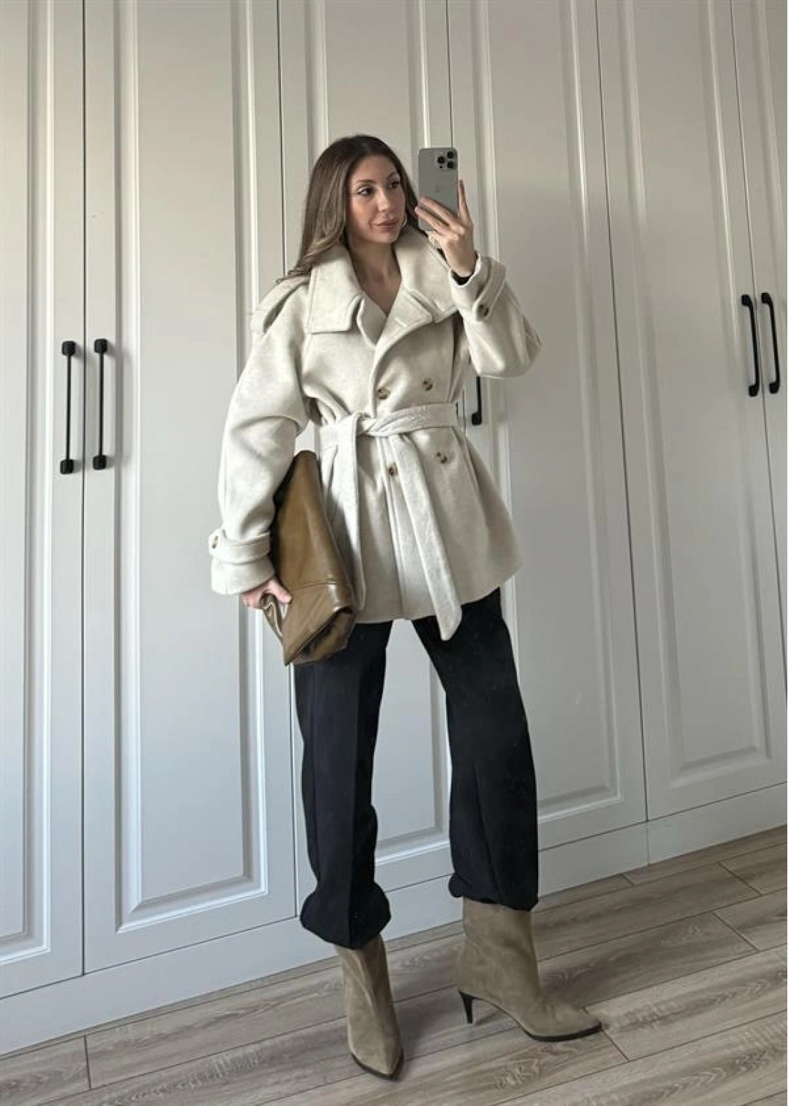 Dik Yaka Kruvaze Kuşaklı Taş Yün Kaban