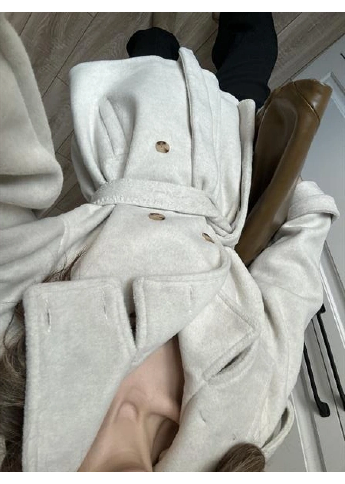 Dik Yaka Kruvaze Kuşaklı Taş Yün Kaban