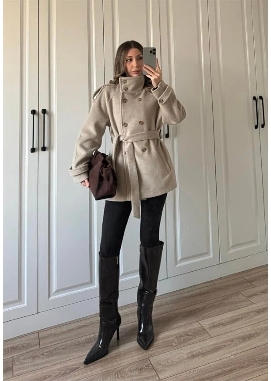 Dik Yaka Kruvaze Kuşaklı Vizon Yün Kaban