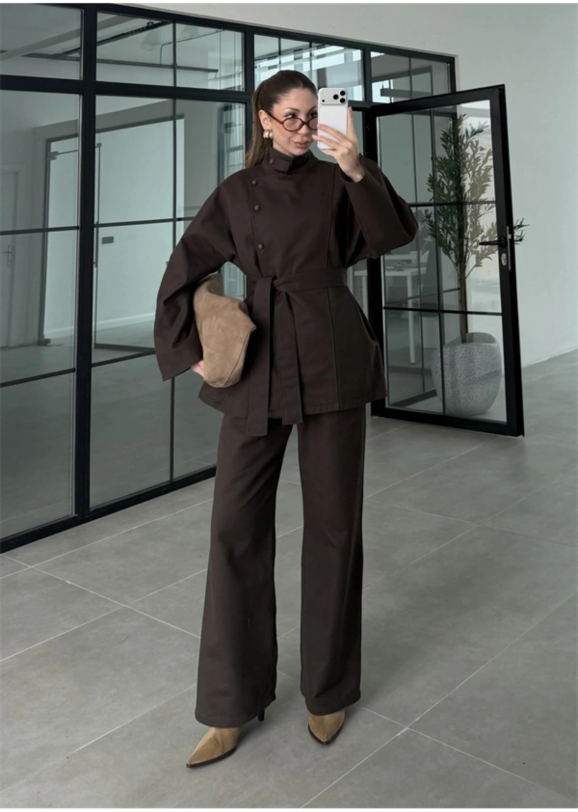 Dik Yaka Kuşaklı Kahve Denim Takım