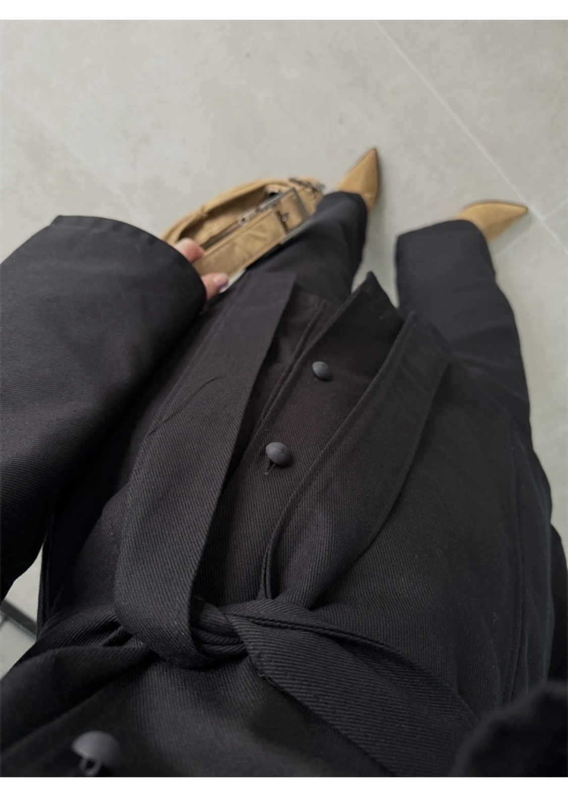 Dik Yaka Kuşaklı Siyah Denim Takım