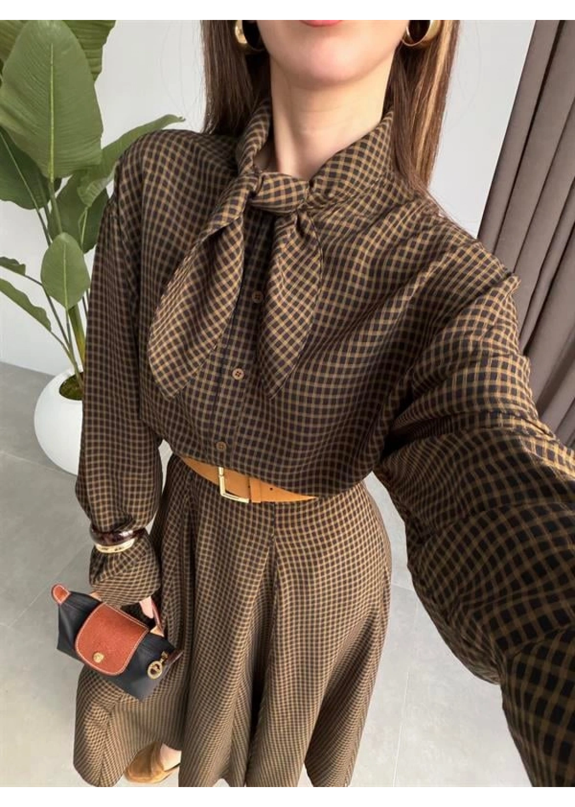 Ekose Fularlı Siyah Haki Gömlek Takım