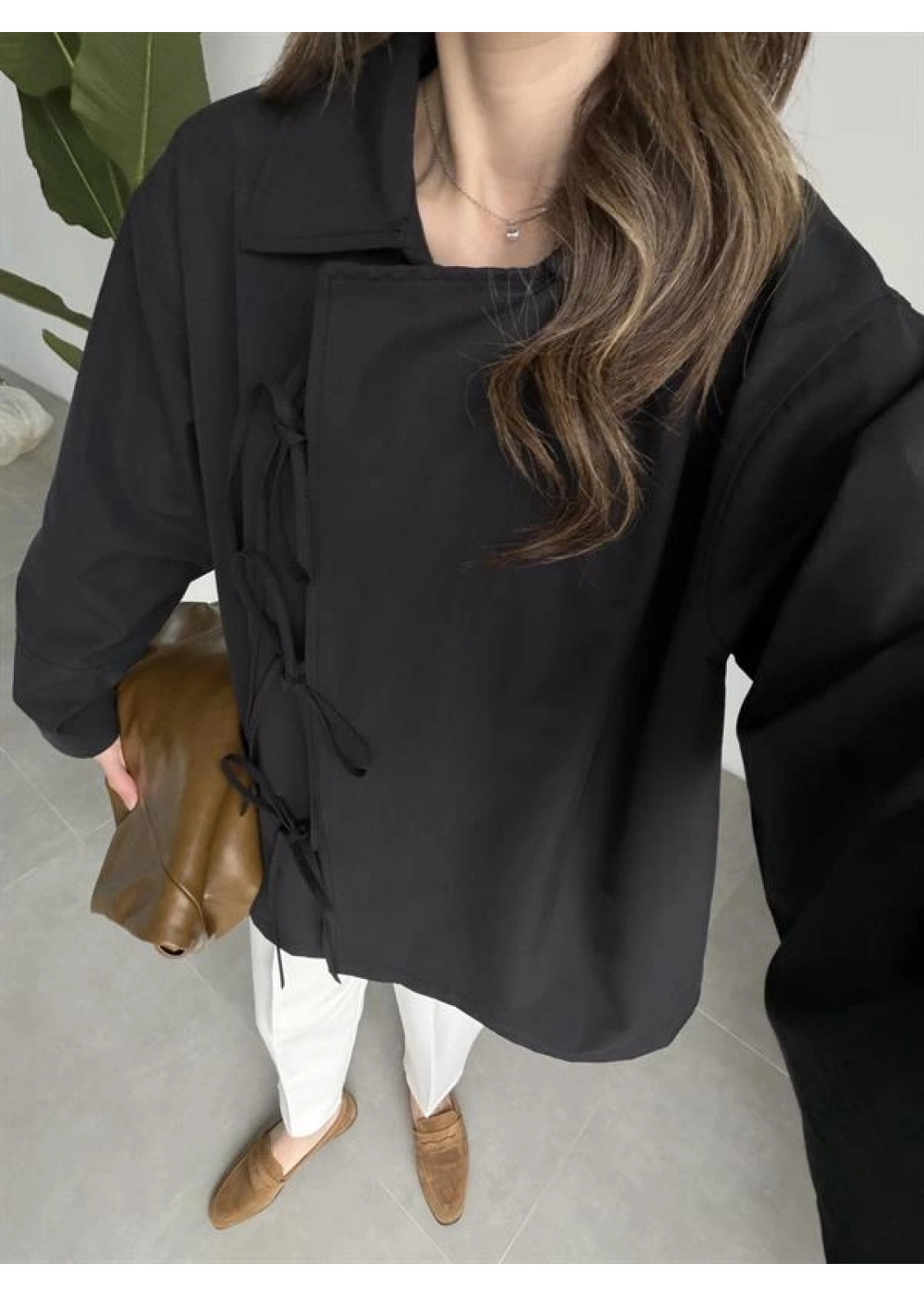 Fiyonk Detaylı Astarlı Siyah Trençkot