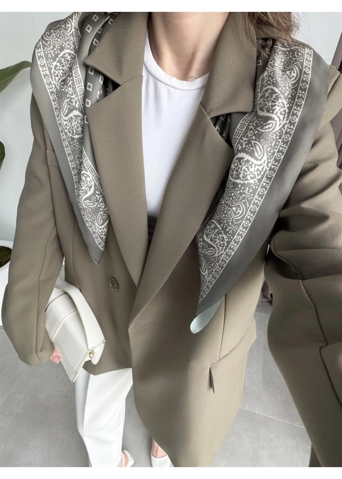 Fular Detaylı Astarlı Haki Blazer Ceket