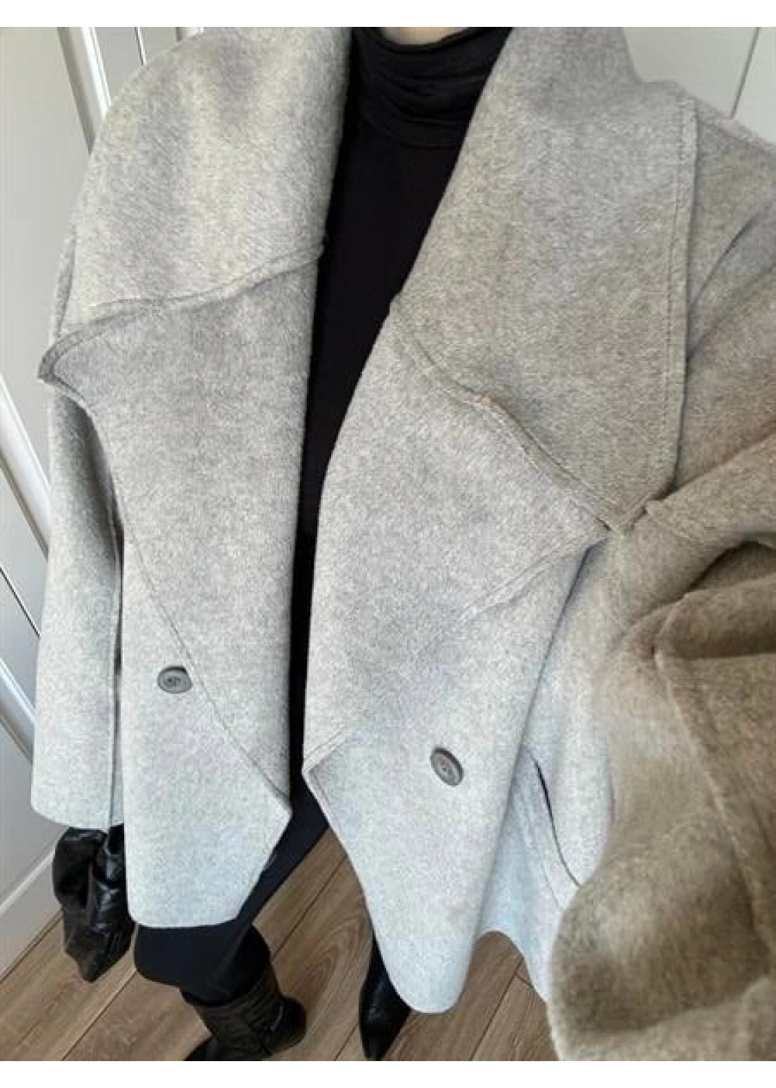 Geniş Yaka Oversize Gri Kaban