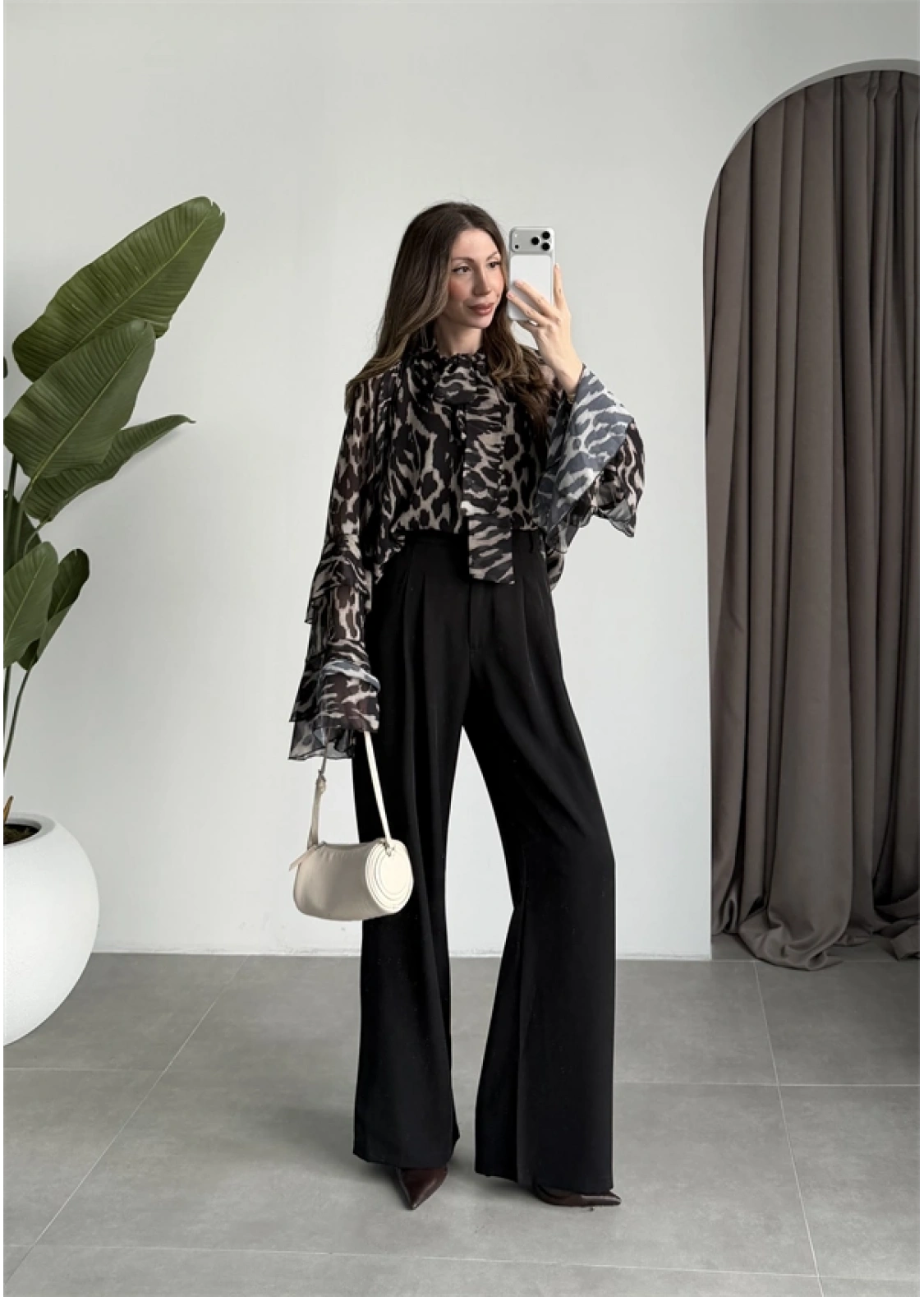 Gold Düğmeli Pileli Siyah Palazzo Pantolon