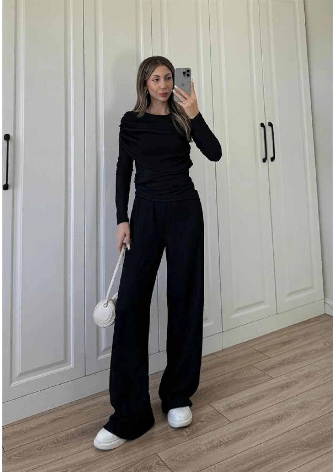 Kayık Yaka Büzgülü Siyah Bluz Takım