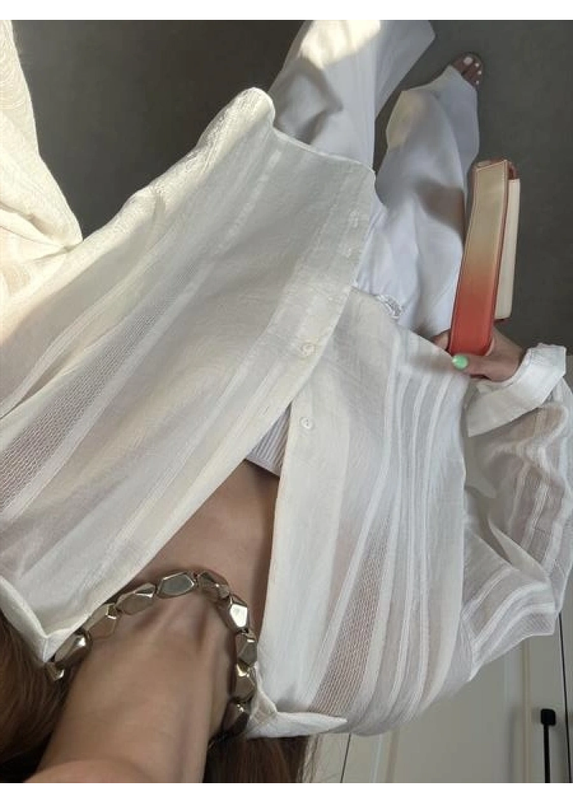 Line V Yaka Oversize Beyaz Gömlek