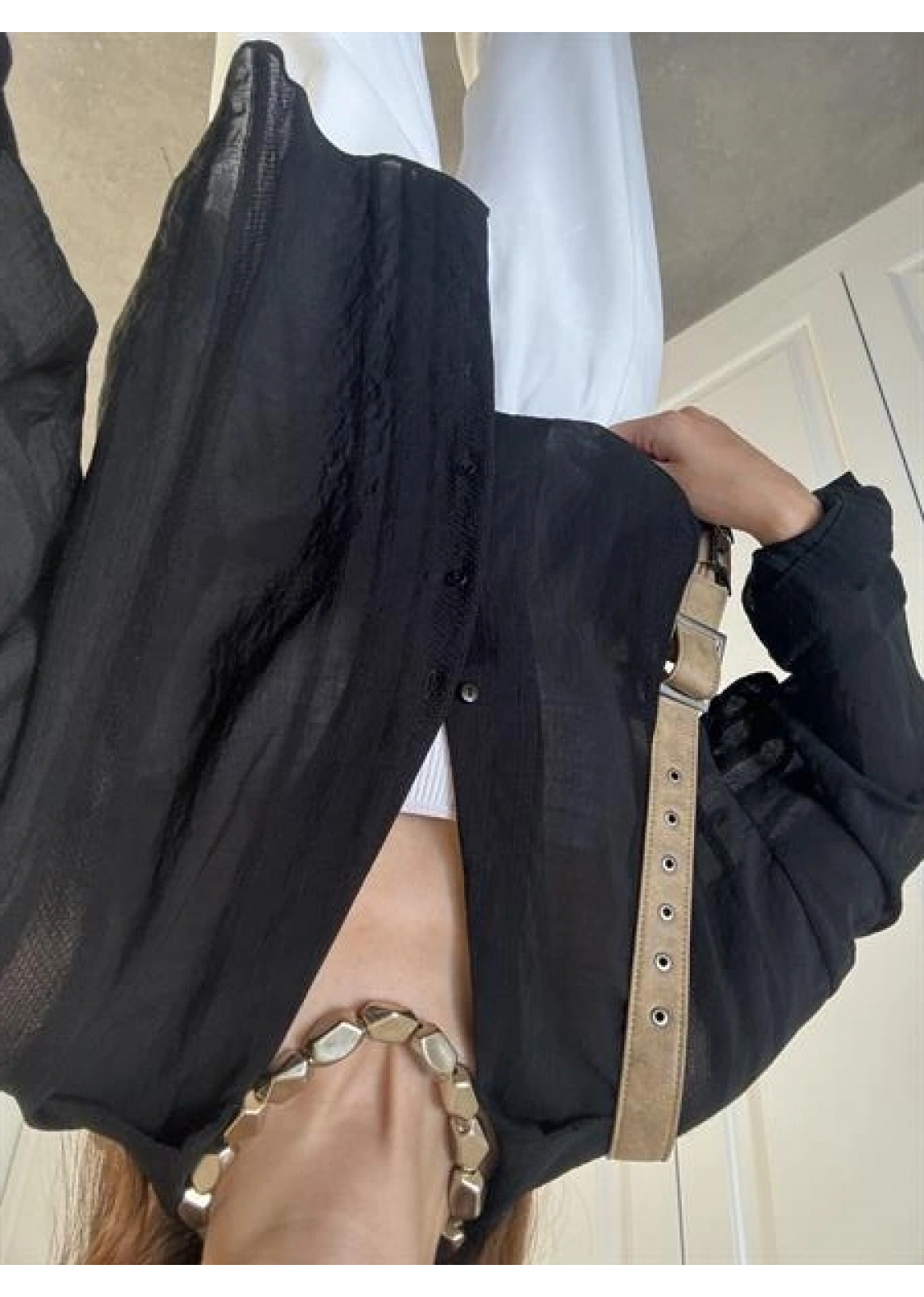 Line V Yaka Oversize Siyah Gömlek