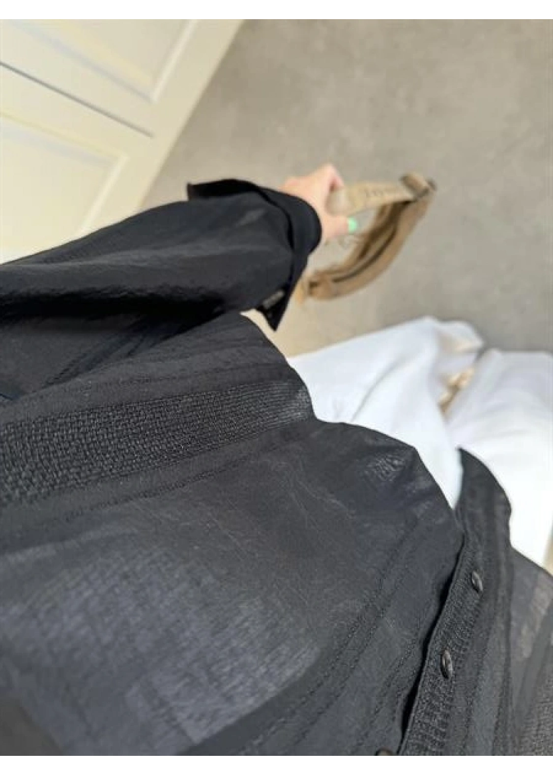 Line V Yaka Oversize Siyah Gömlek