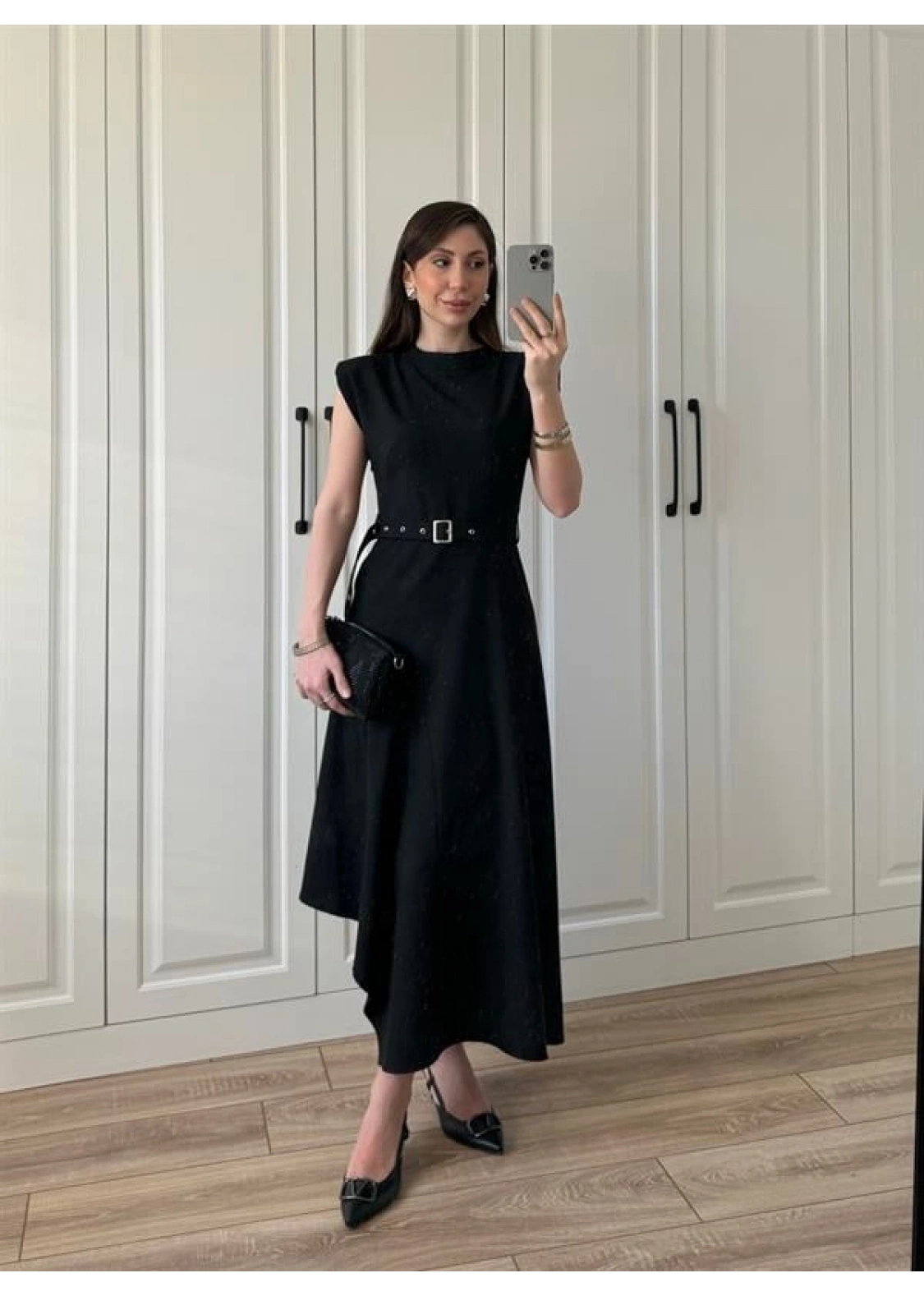 Marka Model Asimetrik Kemerli Elbise