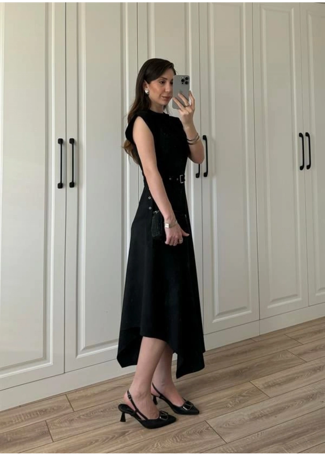 Marka Model Asimetrik Kemerli Elbise