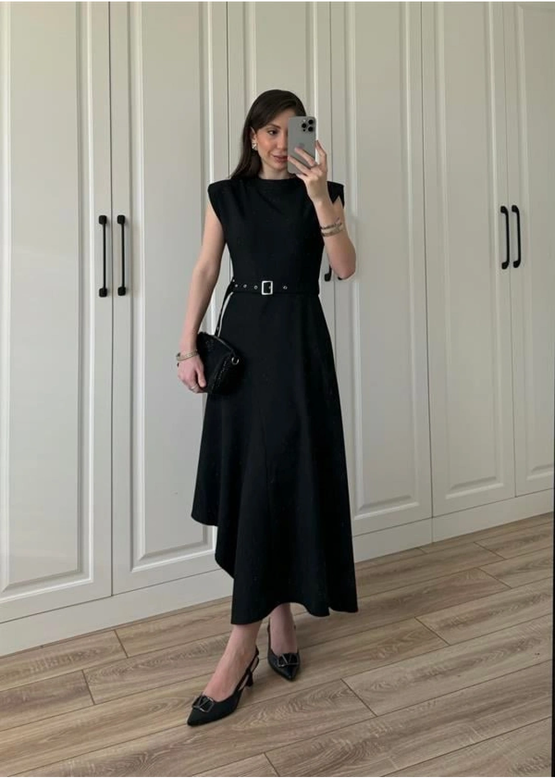 Marka Model Asimetrik Kemerli Elbise