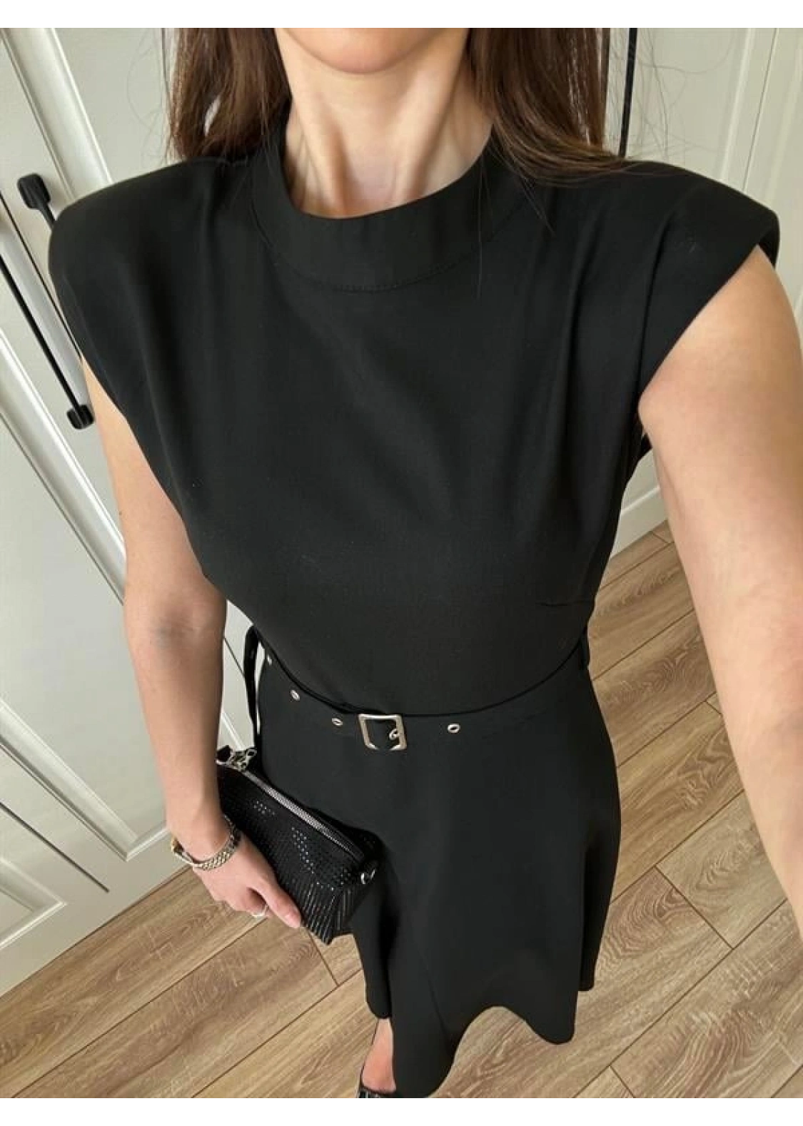 Marka Model Asimetrik Kemerli Elbise