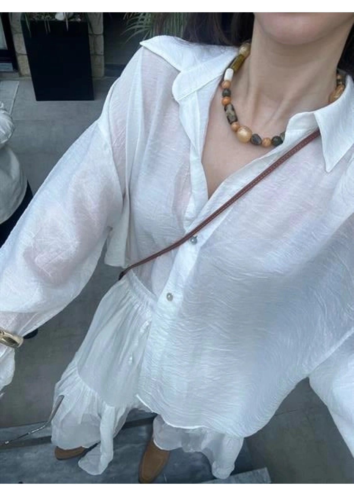 Mng Model Kırışık Beyaz Etekli Gömlek Takım