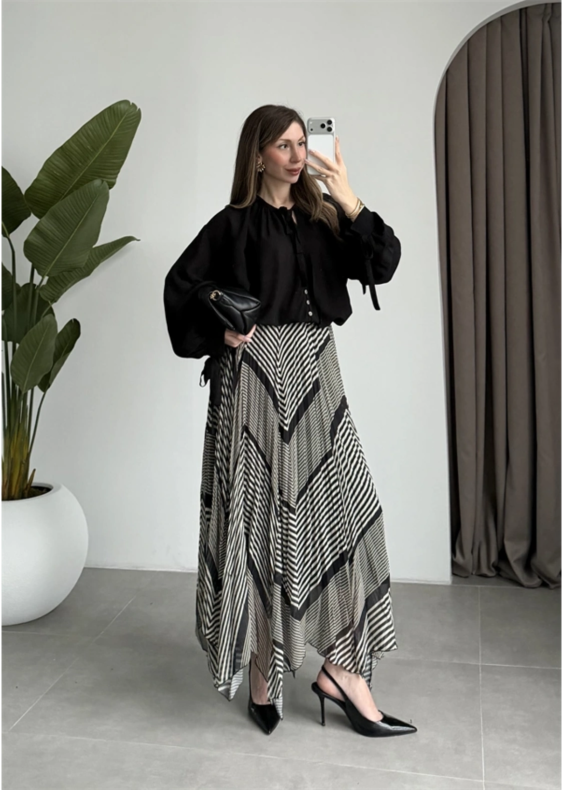 Önden Bağcıklı Siyah Bluz Gömlek