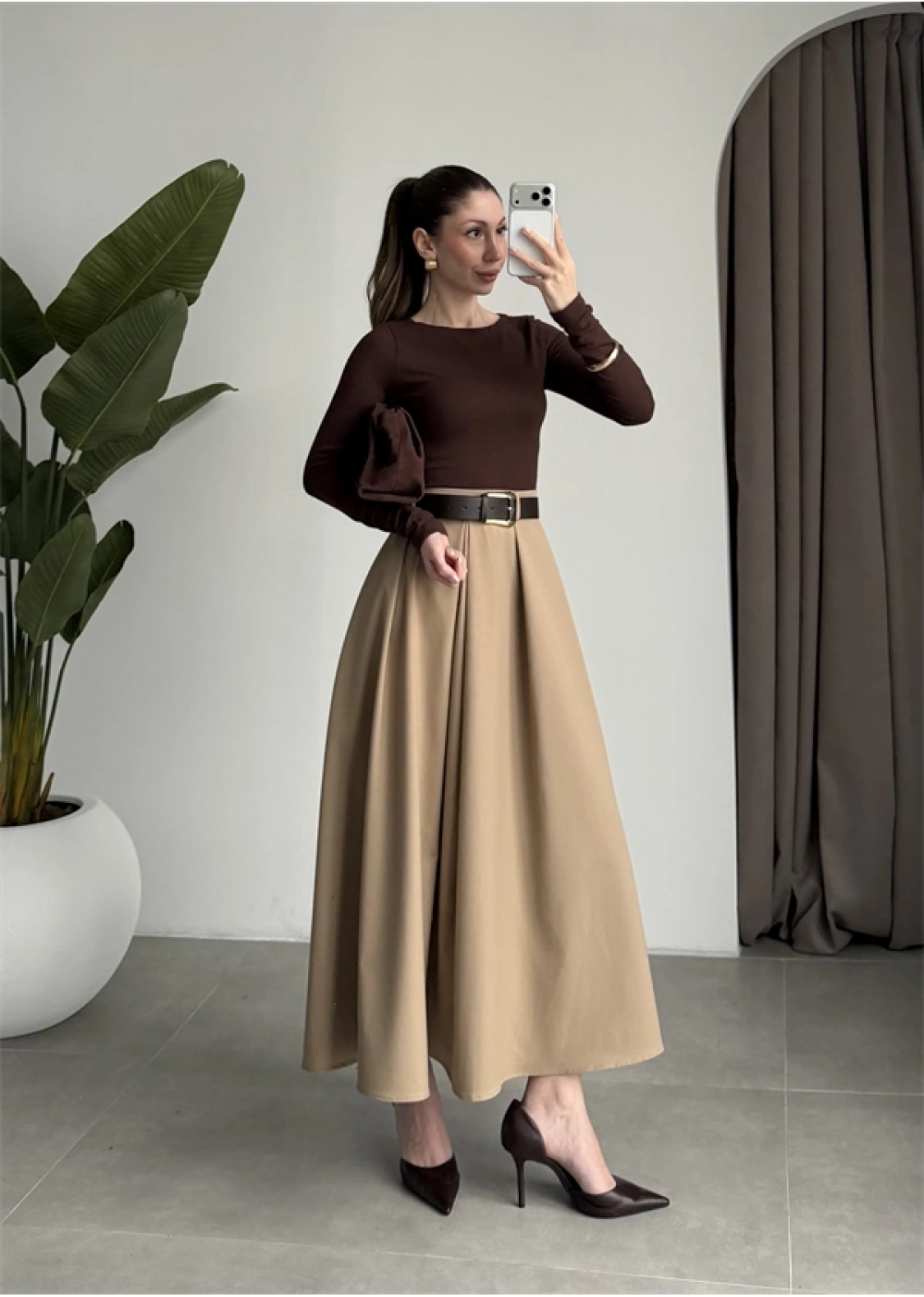 Önden Pile Detaylı Cappuccino Kemerli Etek