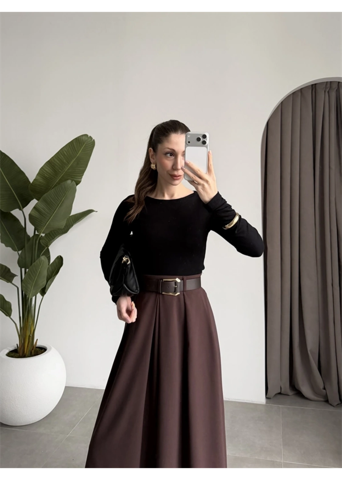 Önden Pile Detaylı Kahve Kemerli Etek