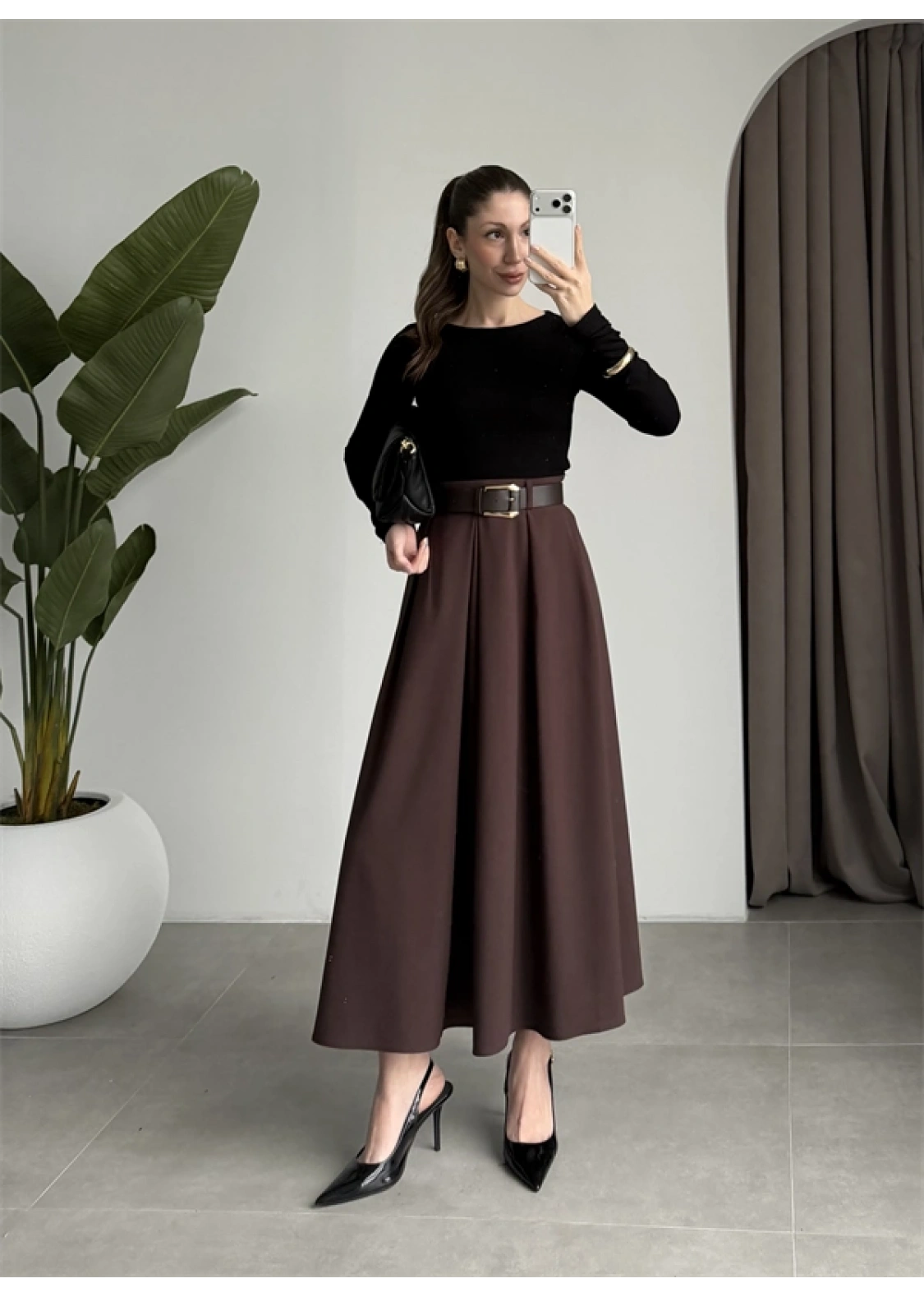 Önden Pile Detaylı Kahve Kemerli Etek