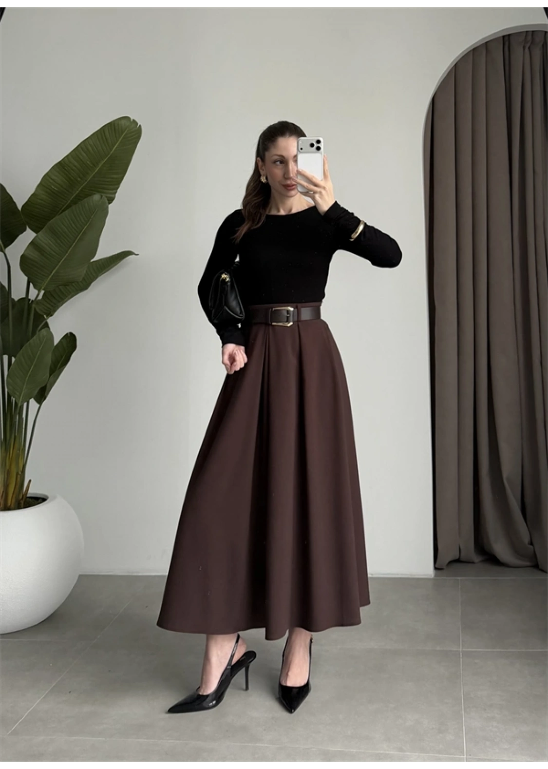 Önden Pile Detaylı Kahve Kemerli Etek