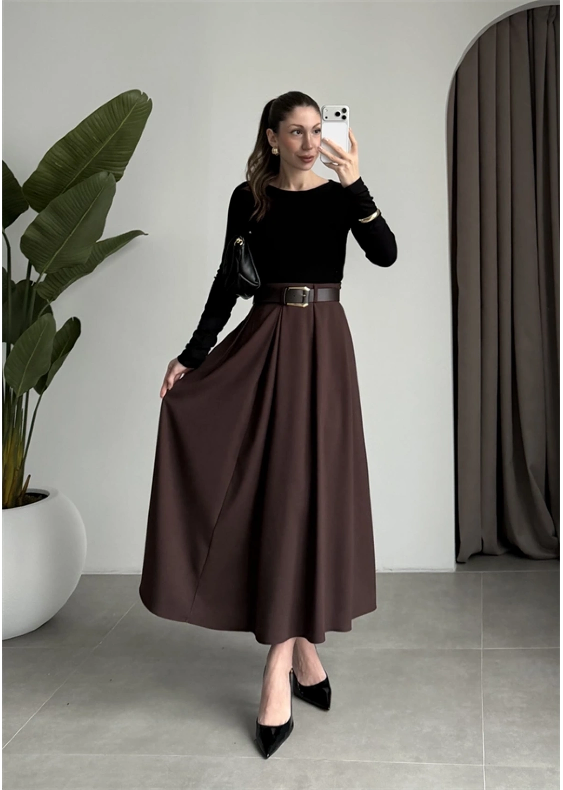 Önden Pile Detaylı Kahve Kemerli Etek