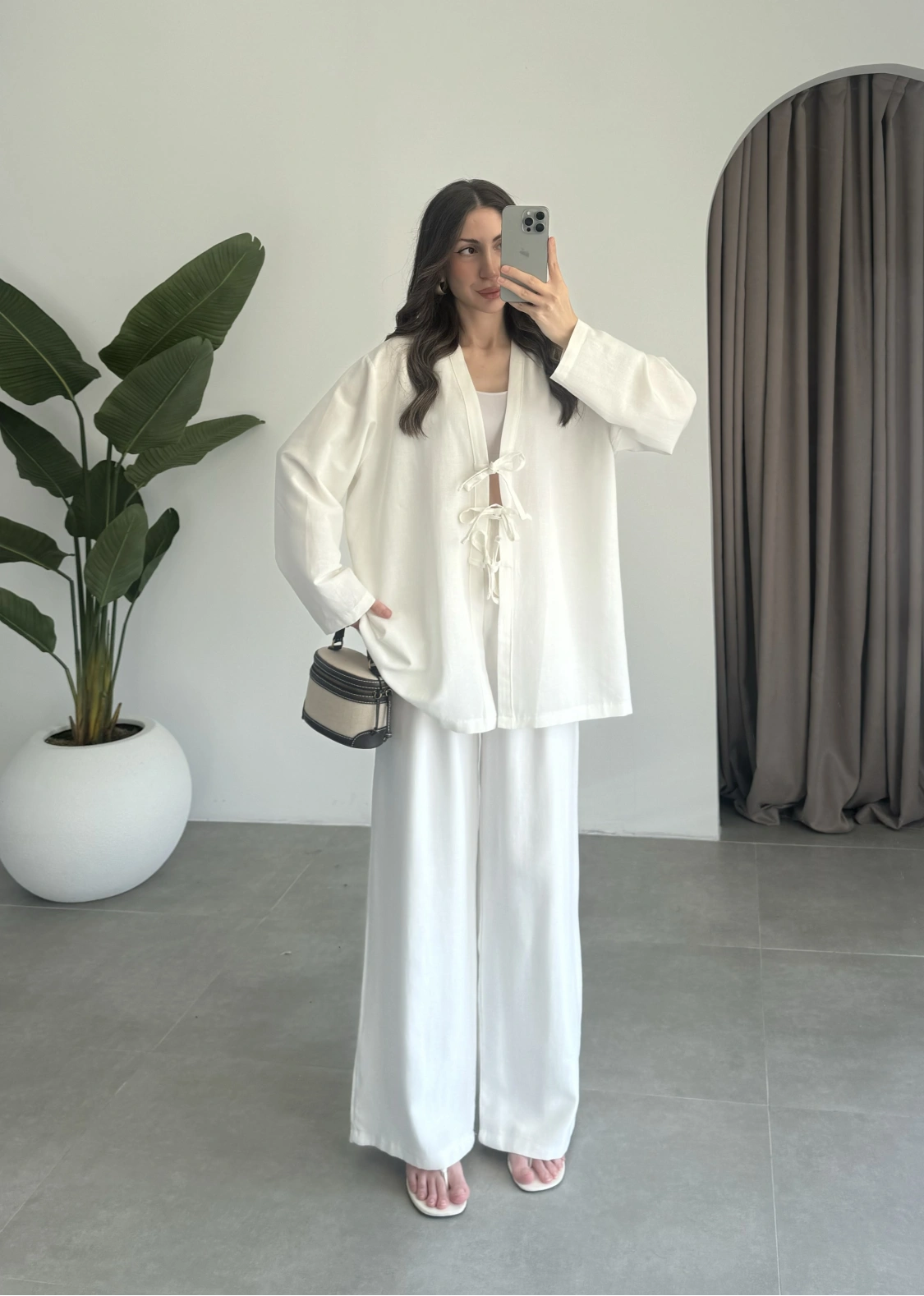 Önü Bağlamalı Beyaz Keten Kimono