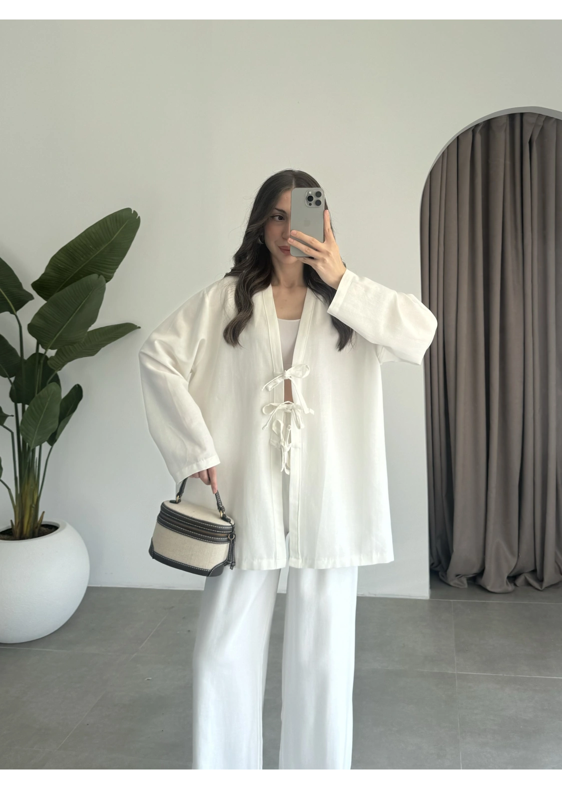 Önü Bağlamalı Beyaz Keten Kimono