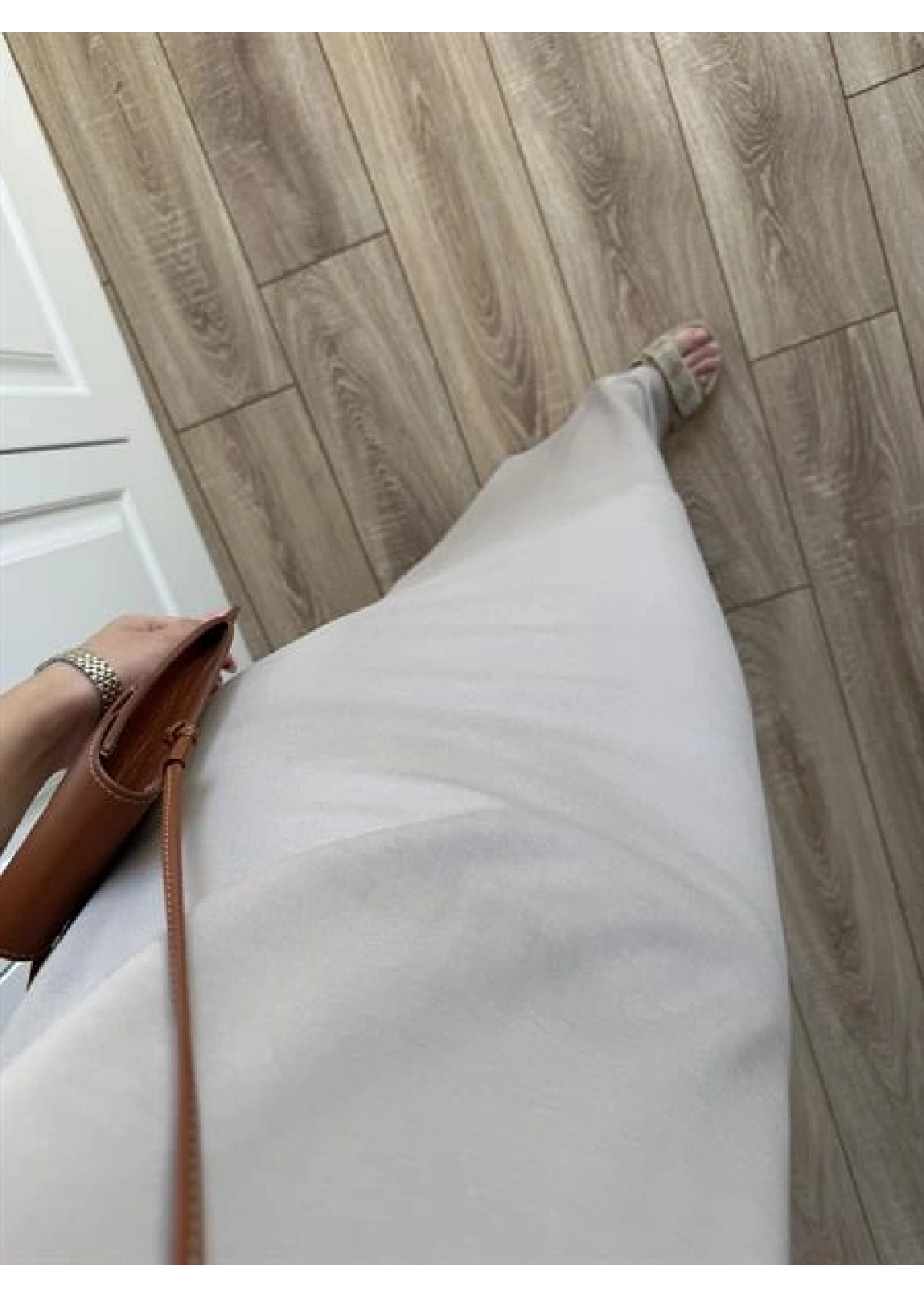 Oysh Kumaş Basic Yırtmaçlı Vizon Uzun Elbise