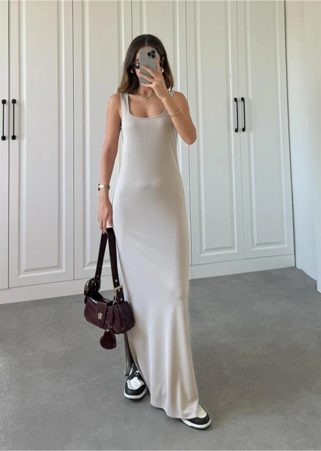 Oysh Kumaş Basic Yırtmaçlı Vizon Uzun Elbise