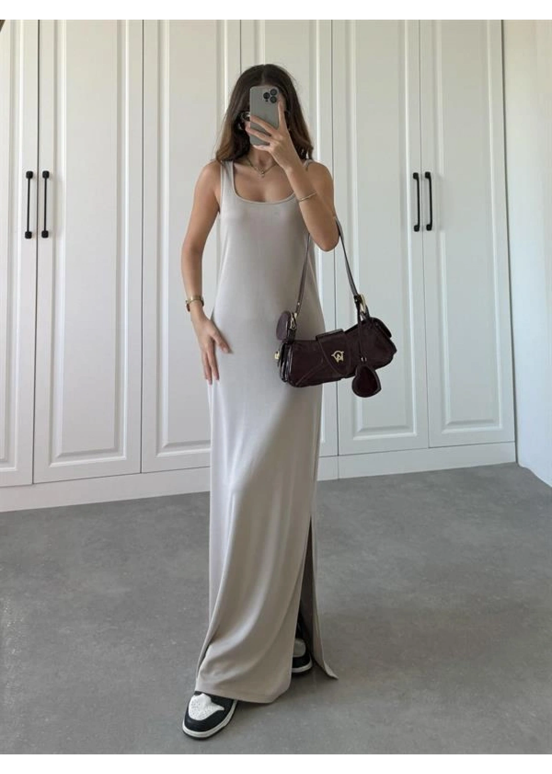 Oysh Kumaş Basic Yırtmaçlı Vizon Uzun Elbise