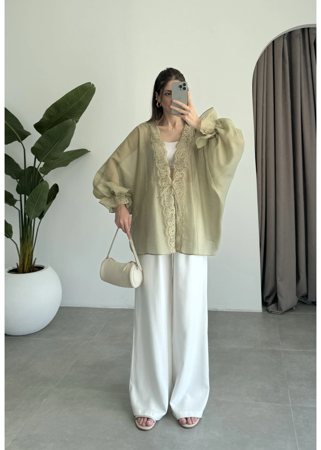 Pera Dantelli Adaçayı Yeşili Kimono Gömlek