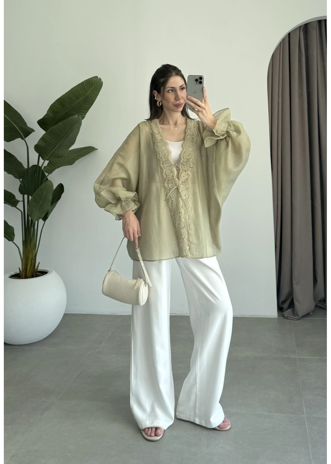 Pera Dantelli Adaçayı Yeşili Kimono Gömlek