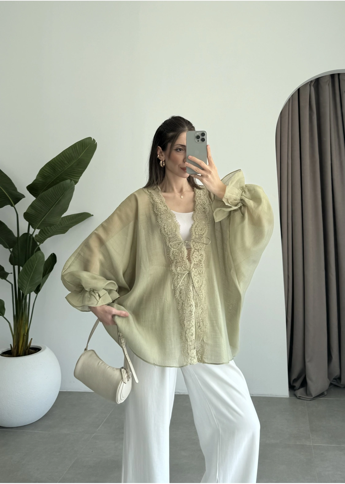 Pera Dantelli Adaçayı Yeşili Kimono Gömlek
