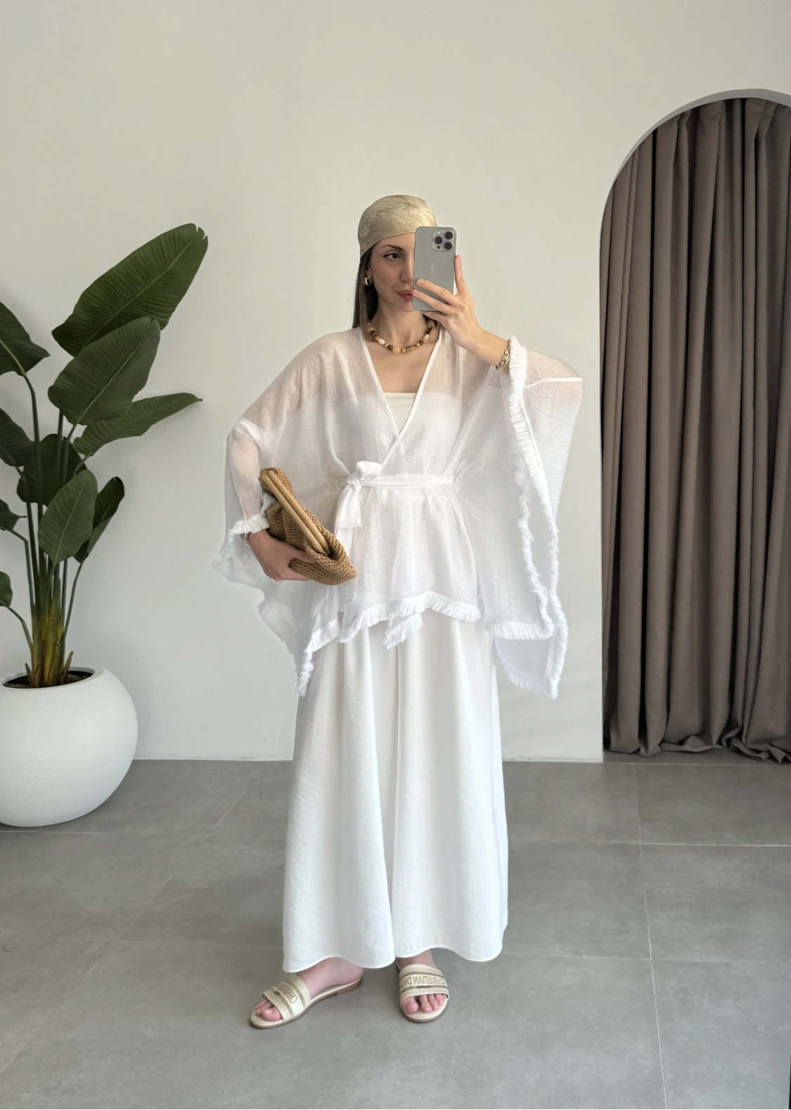 Püsküllü Kuşaklı Beyaz Kimono