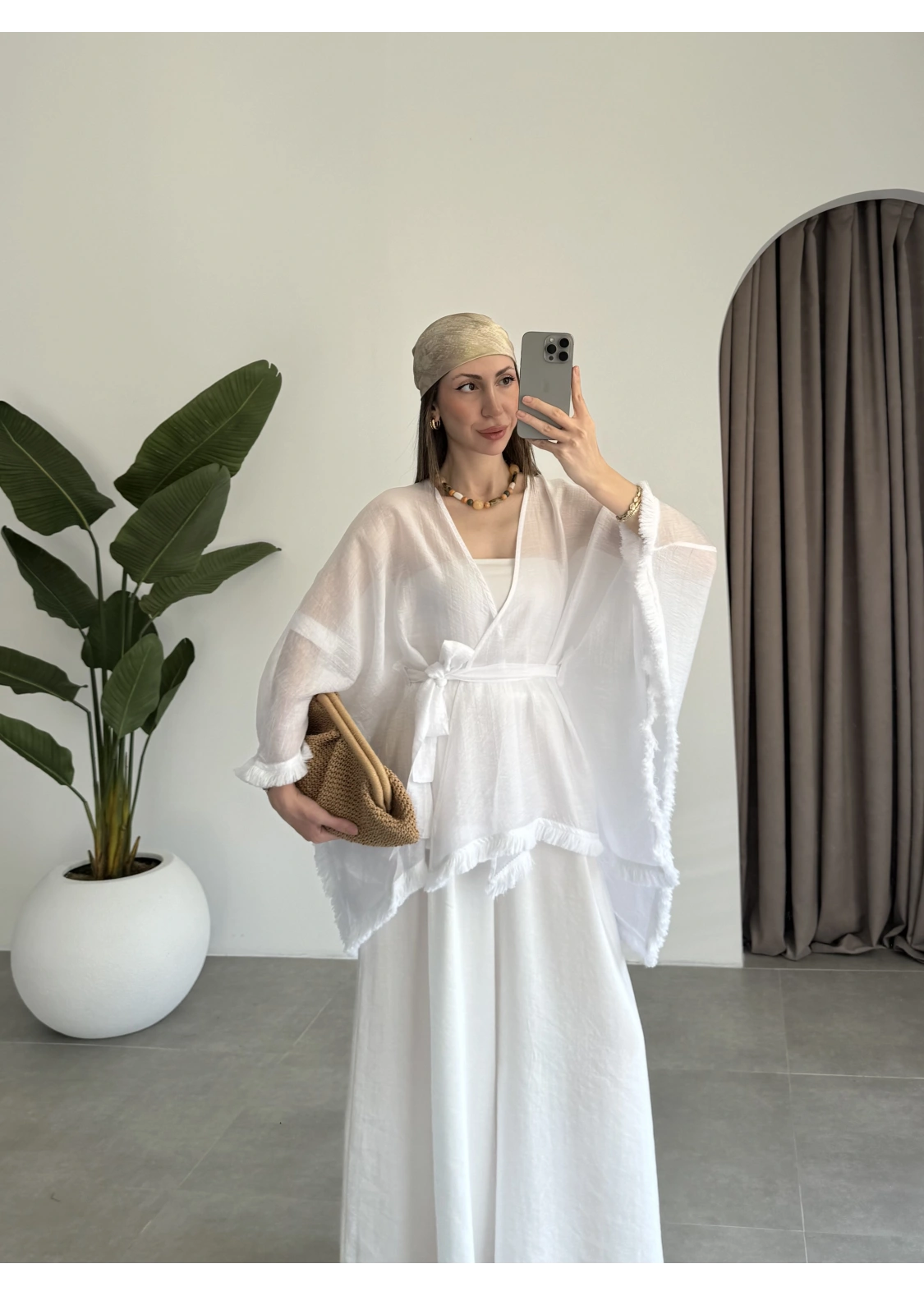 Püsküllü Kuşaklı Beyaz Kimono