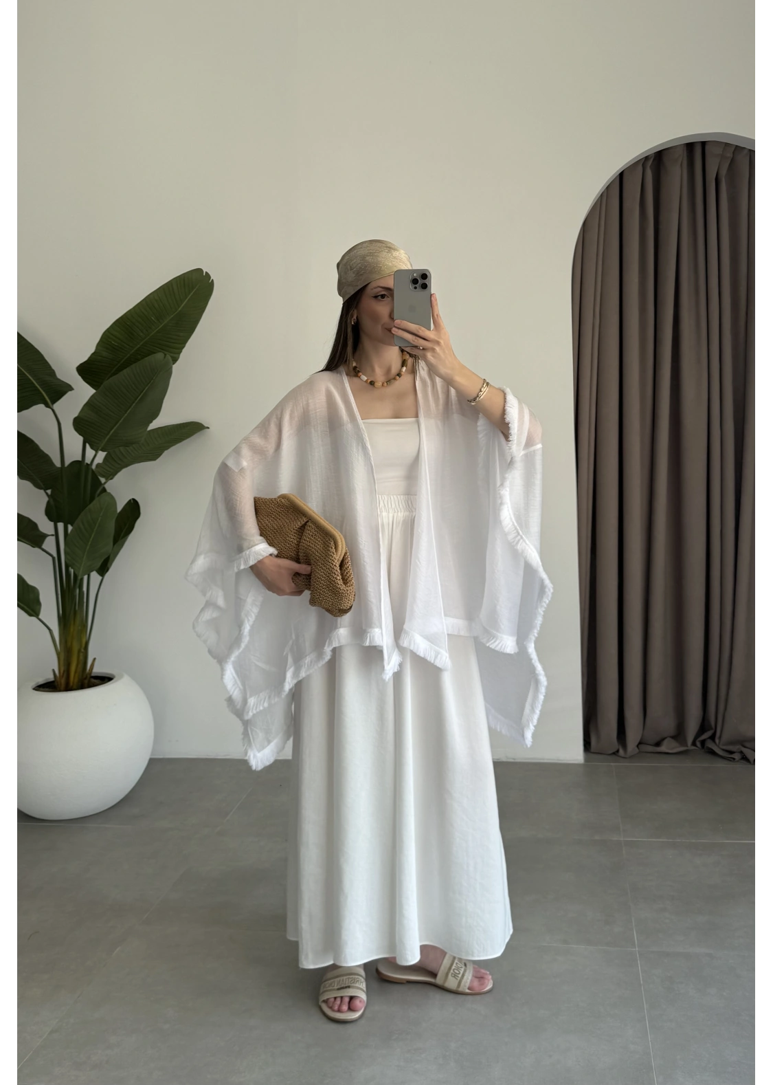 Püsküllü Kuşaklı Beyaz Kimono