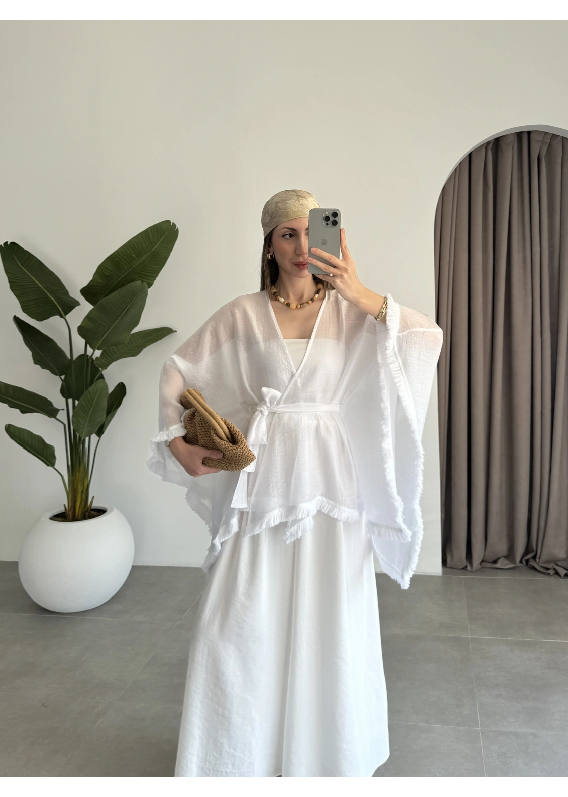 Püsküllü Kuşaklı Beyaz Kimono
