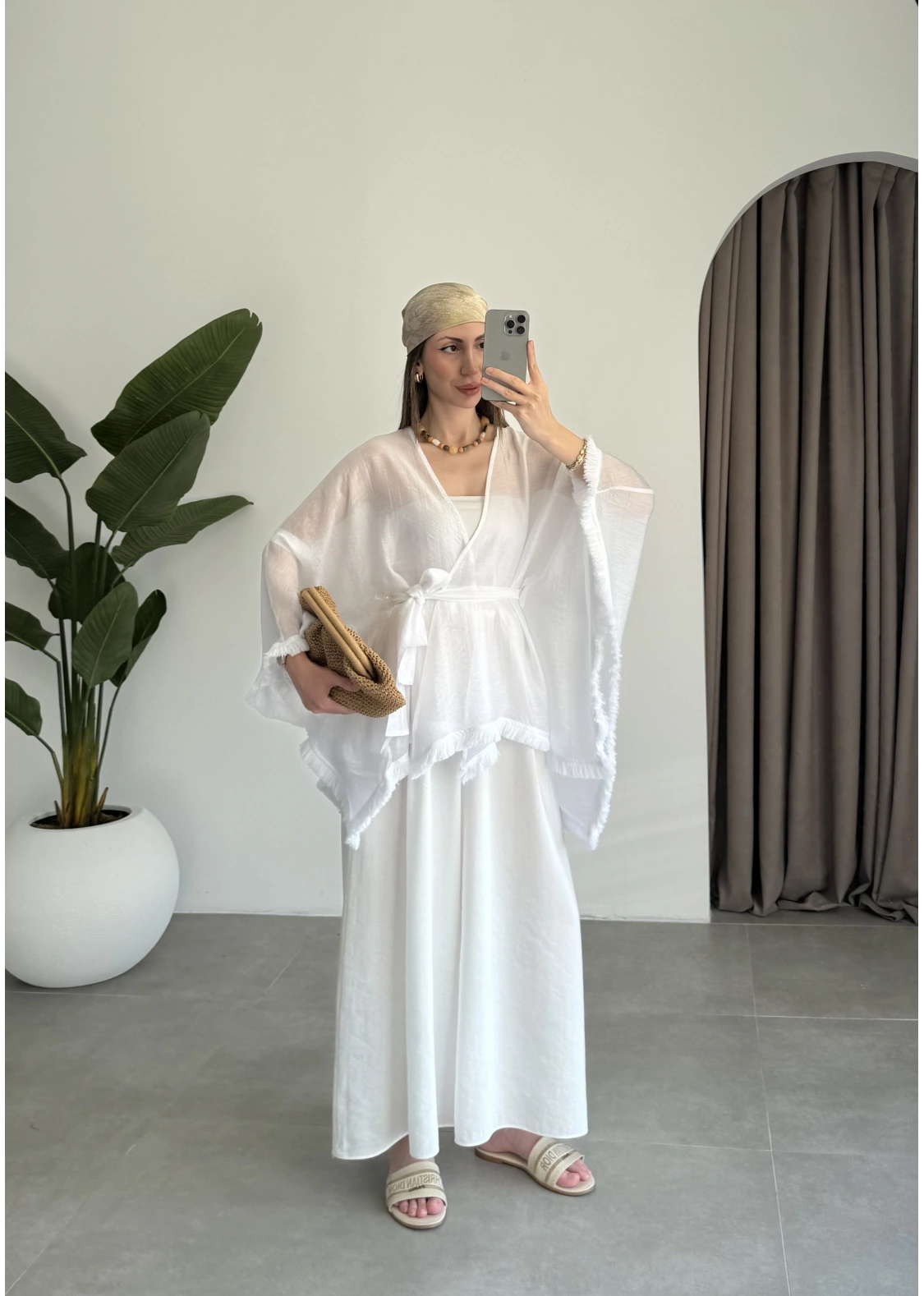 Püsküllü Kuşaklı Beyaz Kimono