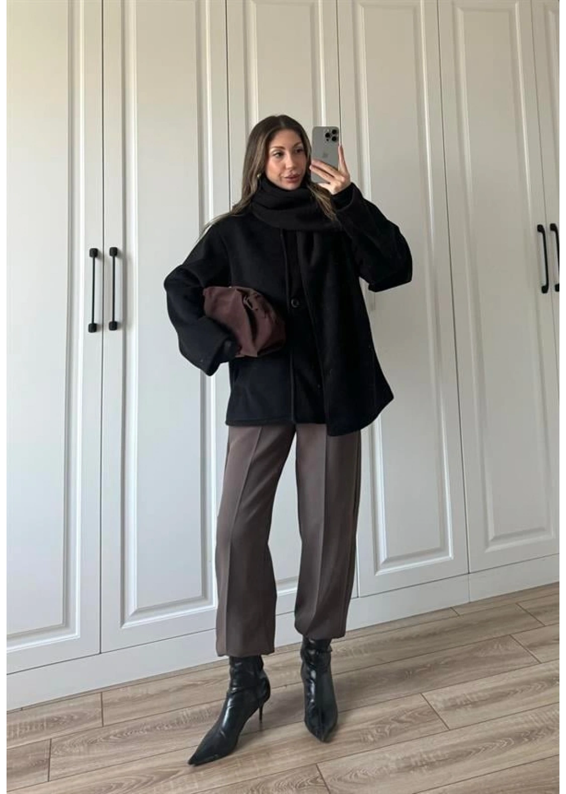 Şal Atkılı Siyah Kaşe Ceket